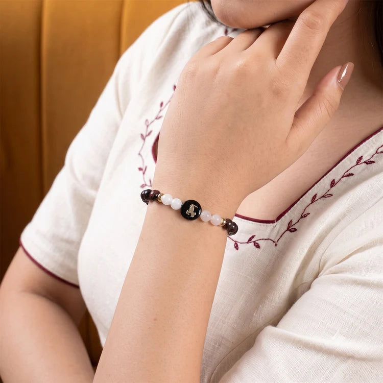 Kashi Rinmukteshwar Siddh Capricorn Zodiac Bracelet for Women with Free Raw Selenite Plate